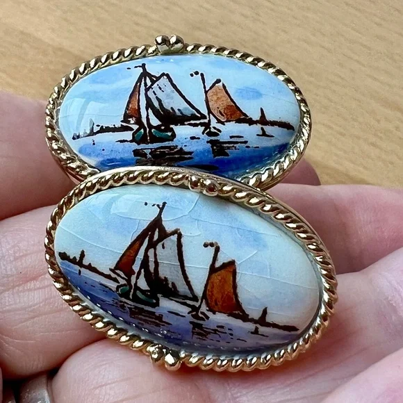 VINTAGE LARGE CERAMIC PAINTING BOATS SAILING NAUTICAL THEME CUFFLINKS UNUSUAL